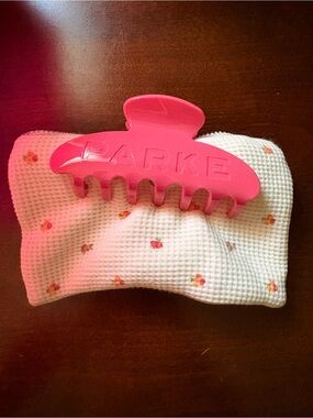 Parke claw clip pick 1!!!!
